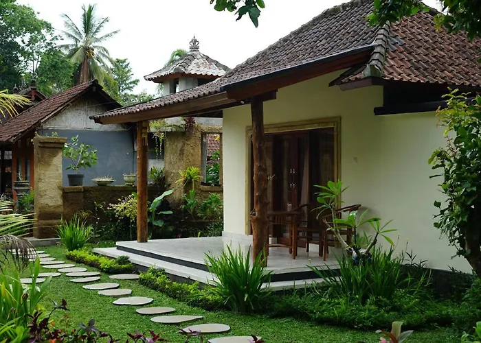 Praba House ゲストハウス 4*
